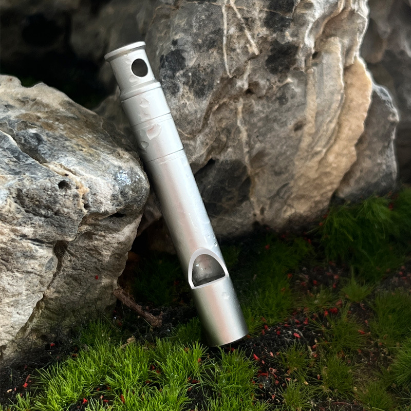 Tytanowa gwizdka survivalowa z – Emergency Whistle Loud recenzja i cena